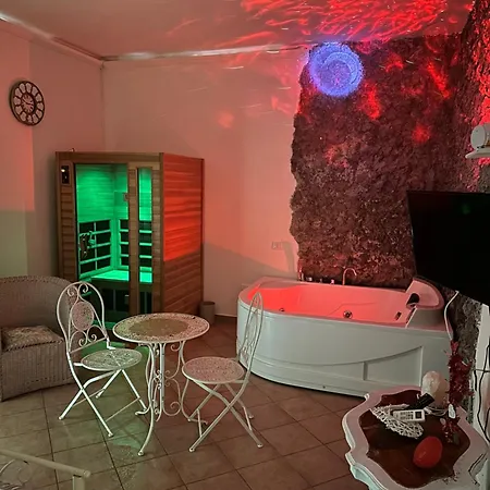 85 M2, 3 Yatak Odalı, 3 Banyolu Daire, Casagiove Bölgesinde Oda ve Kahvaltı