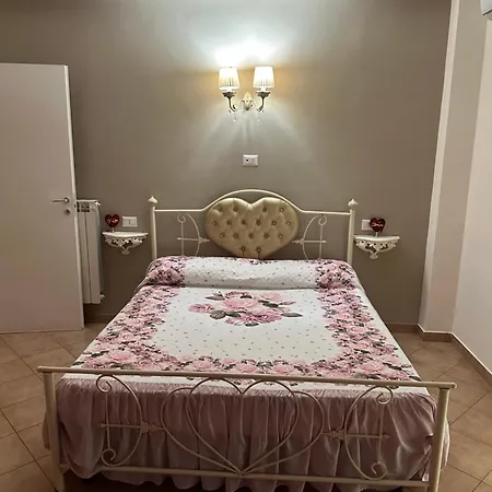 85 M2, 3 Yatak Odalı, 3 Banyolu Daire, Casagiove Bölgesinde Oda ve Kahvaltı 2*